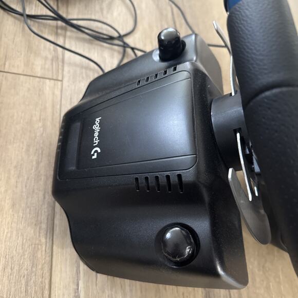 Logitech G29 Racing Wheel + Pedals + Shifter – PC/Playstation – Lightly Used - Picture 5 of 6